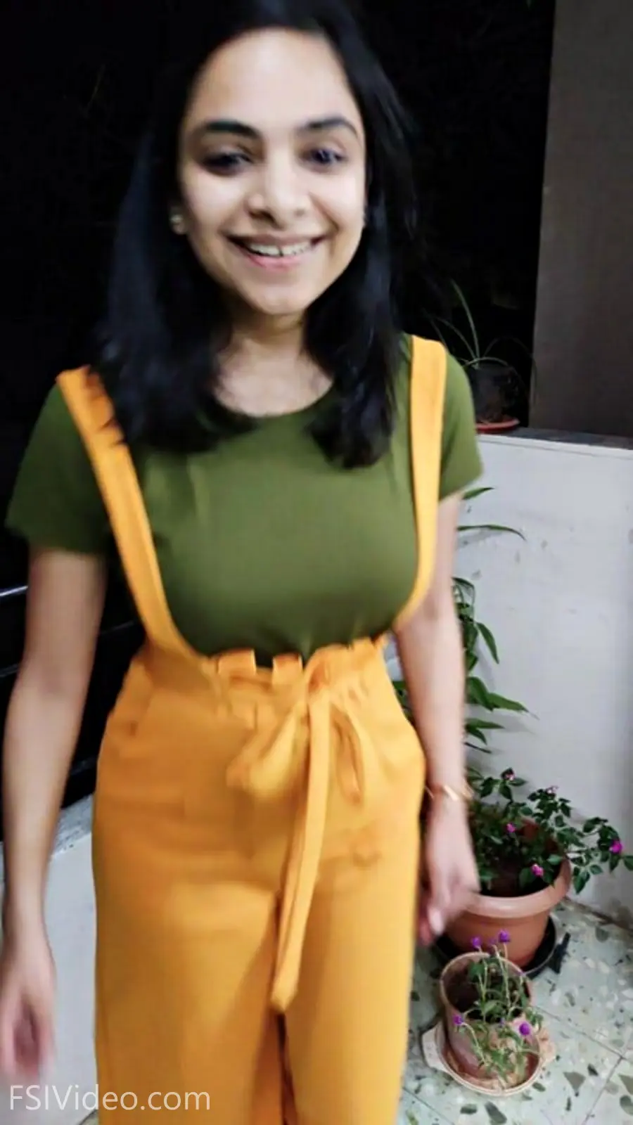 Beautiful Girlfriend Hairy Pussy And Naked Show On Bed