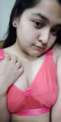 Beautiful Indian Maal Nude Selfies Looking Seductive