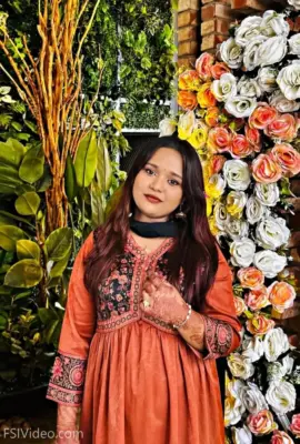 Hot Ass Mature Aunty Boobs Showing Exclusive Photos