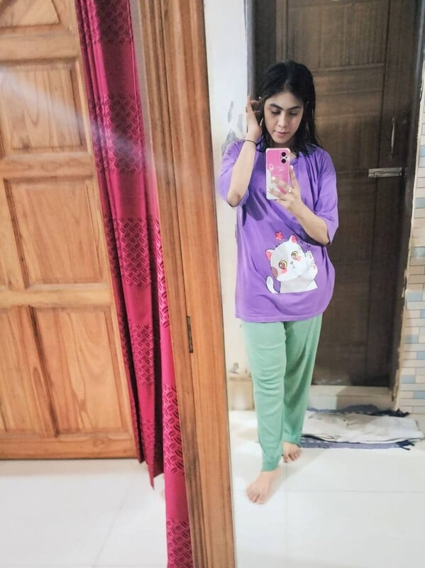 Indian Saree Girl Showing Her Topless Sexy Body