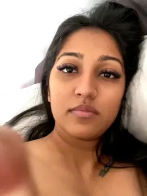 Nri Housewife Boobs Showing At Early Morning