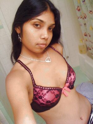 Slim Desi Girl Nude Curvy Figure Photo Collection
