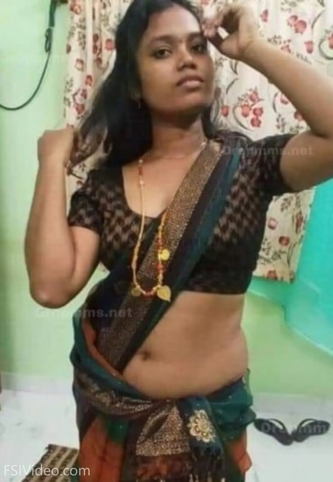 Telugu Slutty Wife Removing Saree And Boobs Show