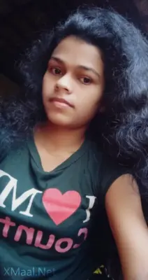 18 Year Old College Teen Exposing Milky Boobs Nude Photo - Thumbnail 6