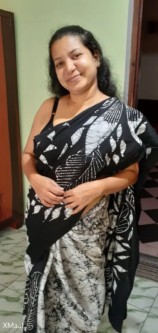 Busty Indian Aunty Spending A Day For Sex