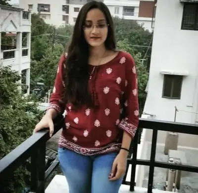 Cute Housewife Big Boobs And Fat Pussy Showing Pics