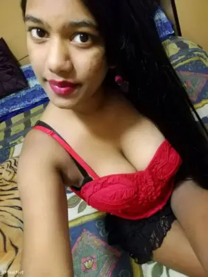 Gorgeous Srilankan College Girl Nude Photo