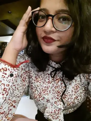 Indian Horny Girlfriend Self Photo Shot Naked Posing