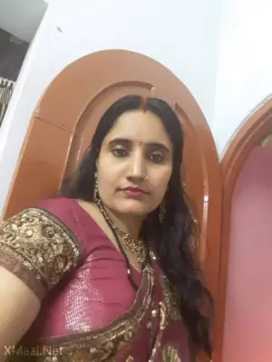 Beautiful Bhabhi Nude Selfie Photos Sent By Her New Hubby - Thumbnail 10