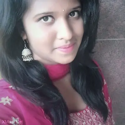 Bengaluru College Girl Showing Her Big Boobs Photo - Thumbnail 5