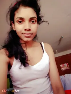 Bengaluru Hospital Sexy Nurse Nude Selfies For Lover - Thumbnail 2