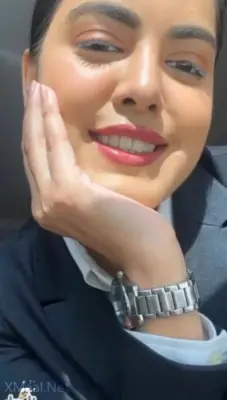 Big Ass Girlfriend Nude Selfie Shared Online - Thumbnail 3