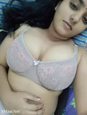 Busty Tamil Girlfriend Nude Pussy And Big Boobs Showing - Thumbnail 1