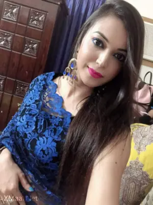 College Hot Girl Attractive Big Boobs Photo - Thumbnail 3