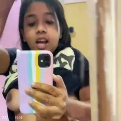 Cute Indian 18 Year Old Girl Boob And Pussy In A Selfie - Thumbnail 4