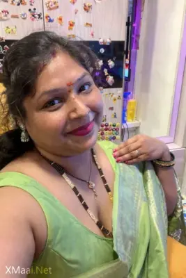 Desi Chubby Aunty Fucking With Husband Friend - Thumbnail 4