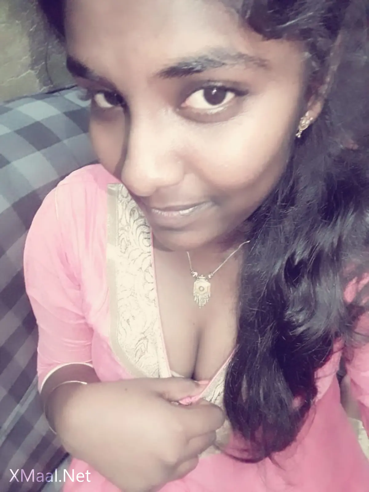 Dusky Tamil Girl Nude Pussy Showing Photo - Thumbnail 1
