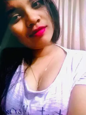 Hijab College Girl Huge Boobs Revealed In Selfies Photo - Thumbnail 3