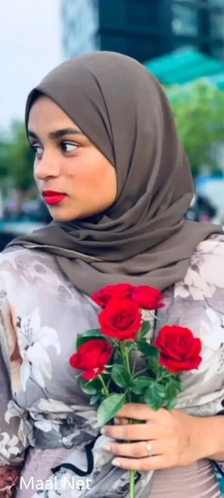 Hijab Hot Girl Big Boobs Selfie For Lover - Thumbnail 1