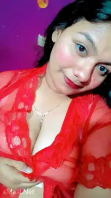 Hot Bhabhi Opening Her Nighty And Showing Big Boobs - Thumbnail 3