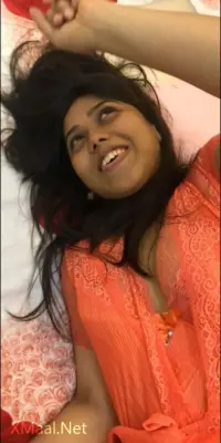 Hot College Girl Nude Blowjob Her Boyfriend - Thumbnail 2