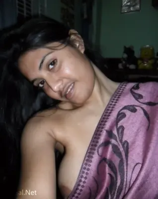 Hot Indian Girl Nude Fingering Photos - Thumbnail 4