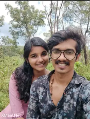 Mallu Hot Girlfriend Outdoor Blowjob And Sex Photo - Thumbnail 4