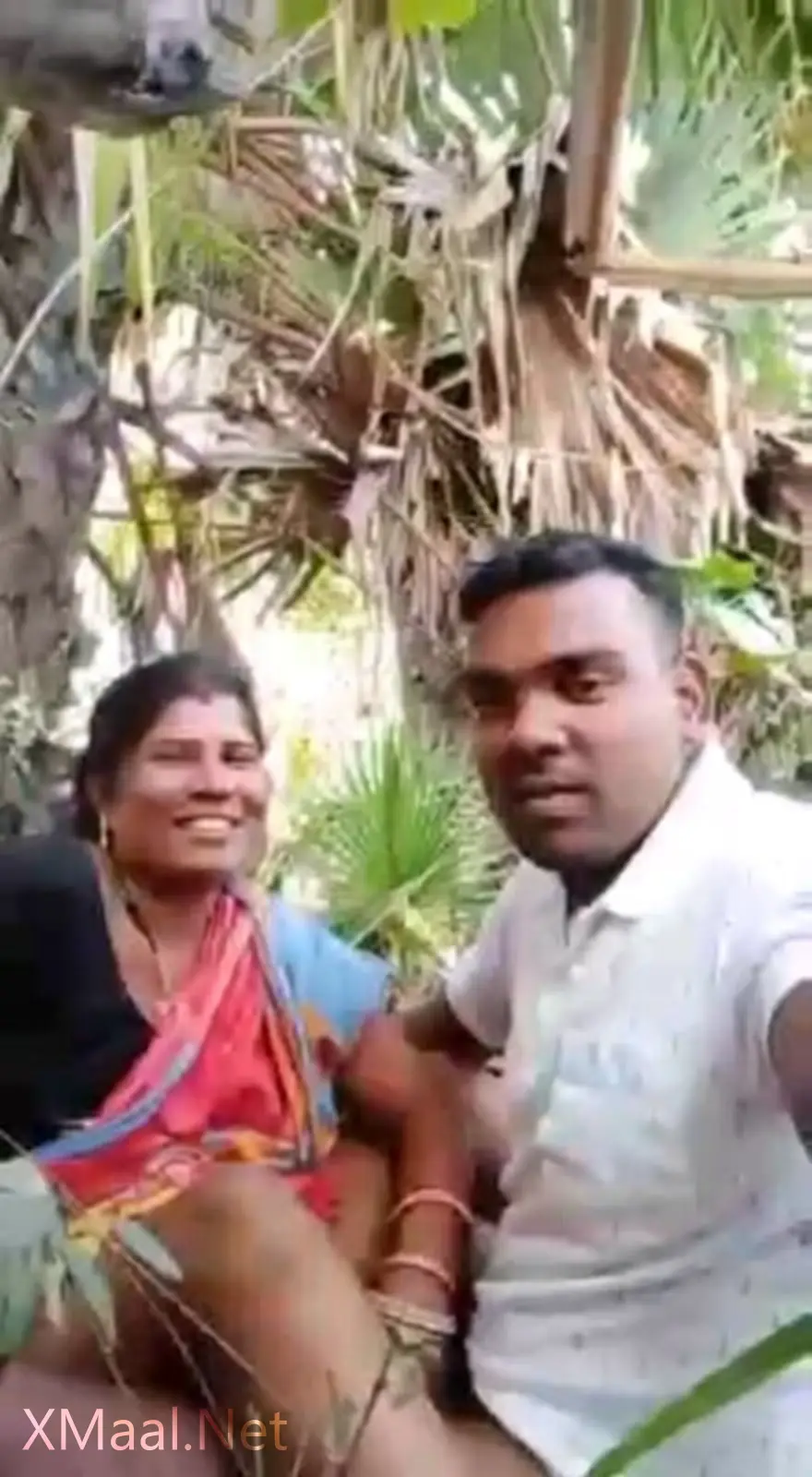 Odia Aunty Outdoor Sex Caught To Her Husband - Thumbnail 7