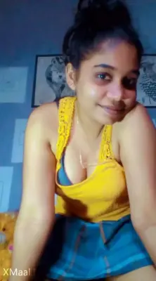 Sri Lankan Cute Girl Nude Selfies Posed By Her Secret Lover - Thumbnail 4