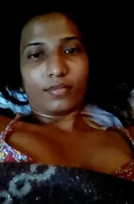 Sri Lankan Girlfriend Show Boobs To Her Boyfriend Before Sex - Thumbnail 2