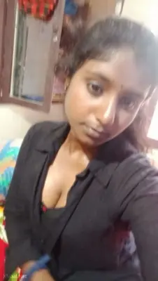 Tamil Girlfriend Big Boobs Exposing Nude Pics - Thumbnail 1