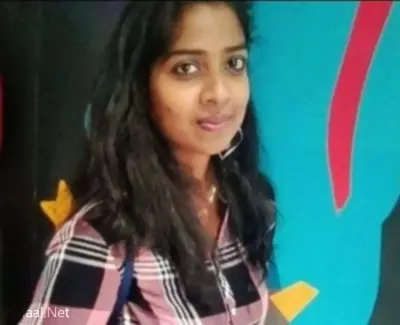 Tamil Girlfriend Big Boobs Photo Exposed By Her Secret Lover - Thumbnail 1