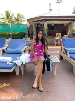 Virgin College Girlfriend Nude Photos Exposed By Her Lover - Thumbnail 6