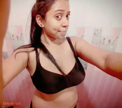 Big Boobs Indian Hot Girl Full Nude Photo In Bathroom - Thumbnail 2
