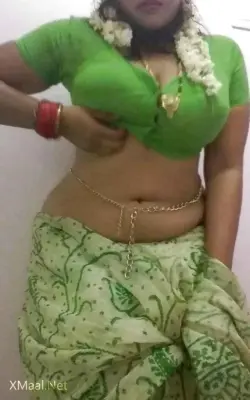 Big Boobs Slut Bhabhi Nude Photos - Thumbnail 4