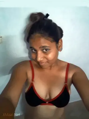 Big Boobs Wife Nude Sex With Her Husband - Thumbnail 3