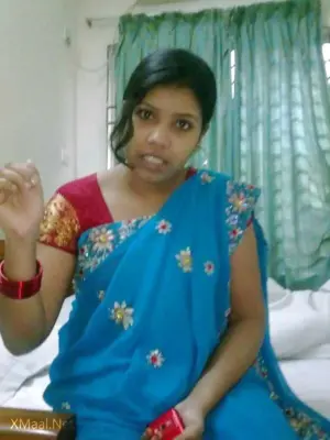 Cheating Desi Wife Nude Photo - Thumbnail 6