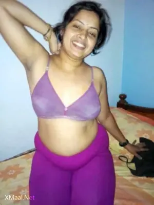 Cute Desi Bhabhi Nude Photo - Thumbnail 2