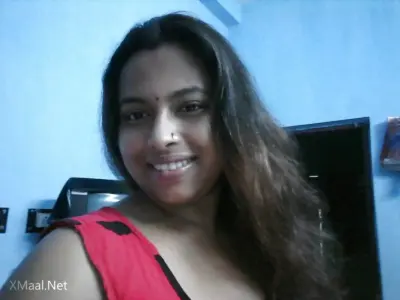 Hot Bengali Bhabhi Big Boobs Show With A Smiling Face - Thumbnail 1