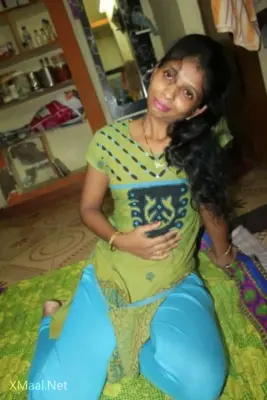 Kerala Wife Nude Pussy Showing And Blowjob Photo - Thumbnail 4