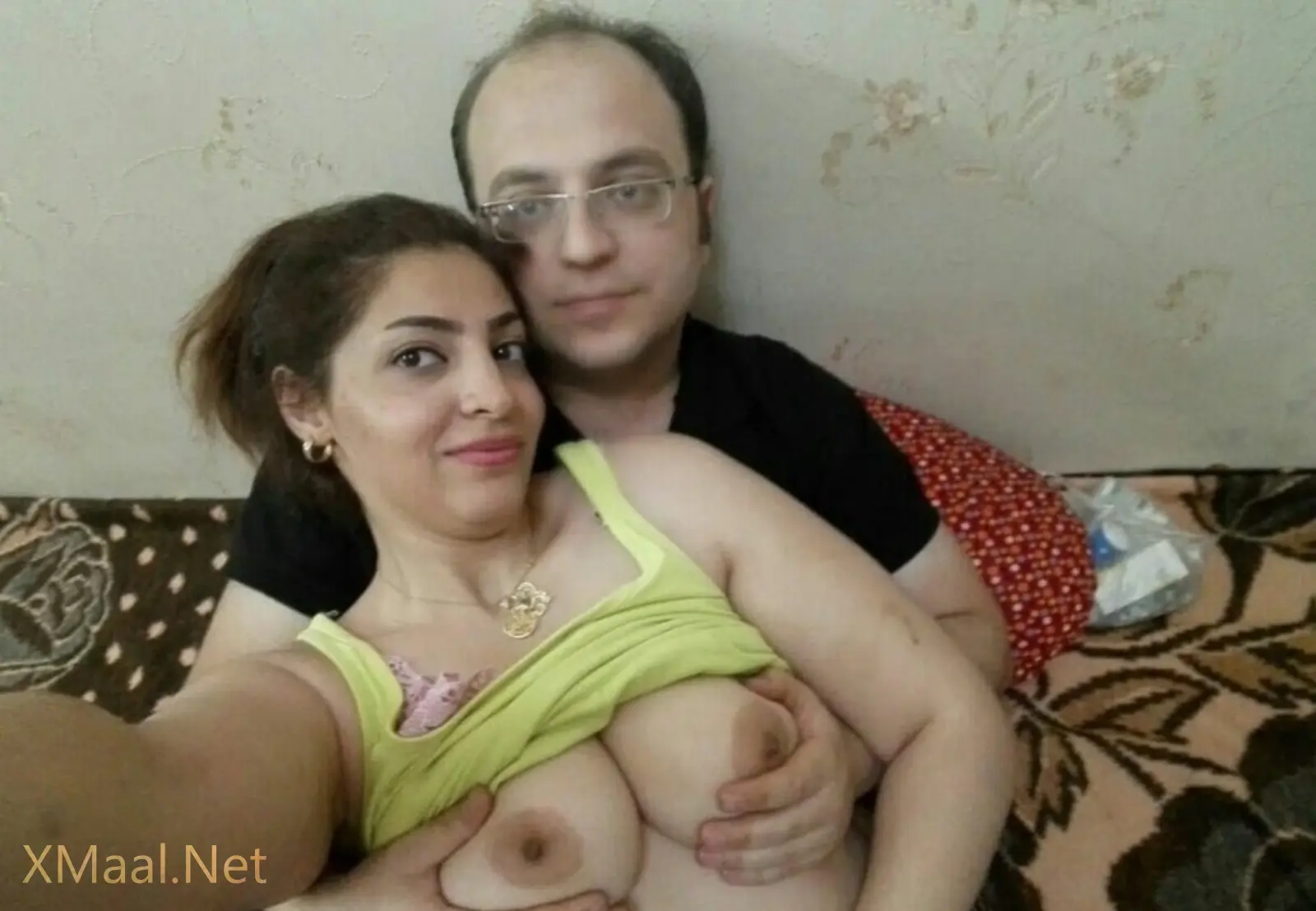 Mature Indian Couple Romantic Seen Nude Photo Exposed - Thumbnail 4