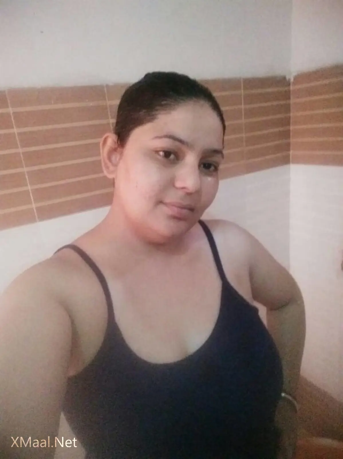 Punjabi Sexy Wife Bathing Nude Big Boobs Photos Exposed - Thumbnail 5