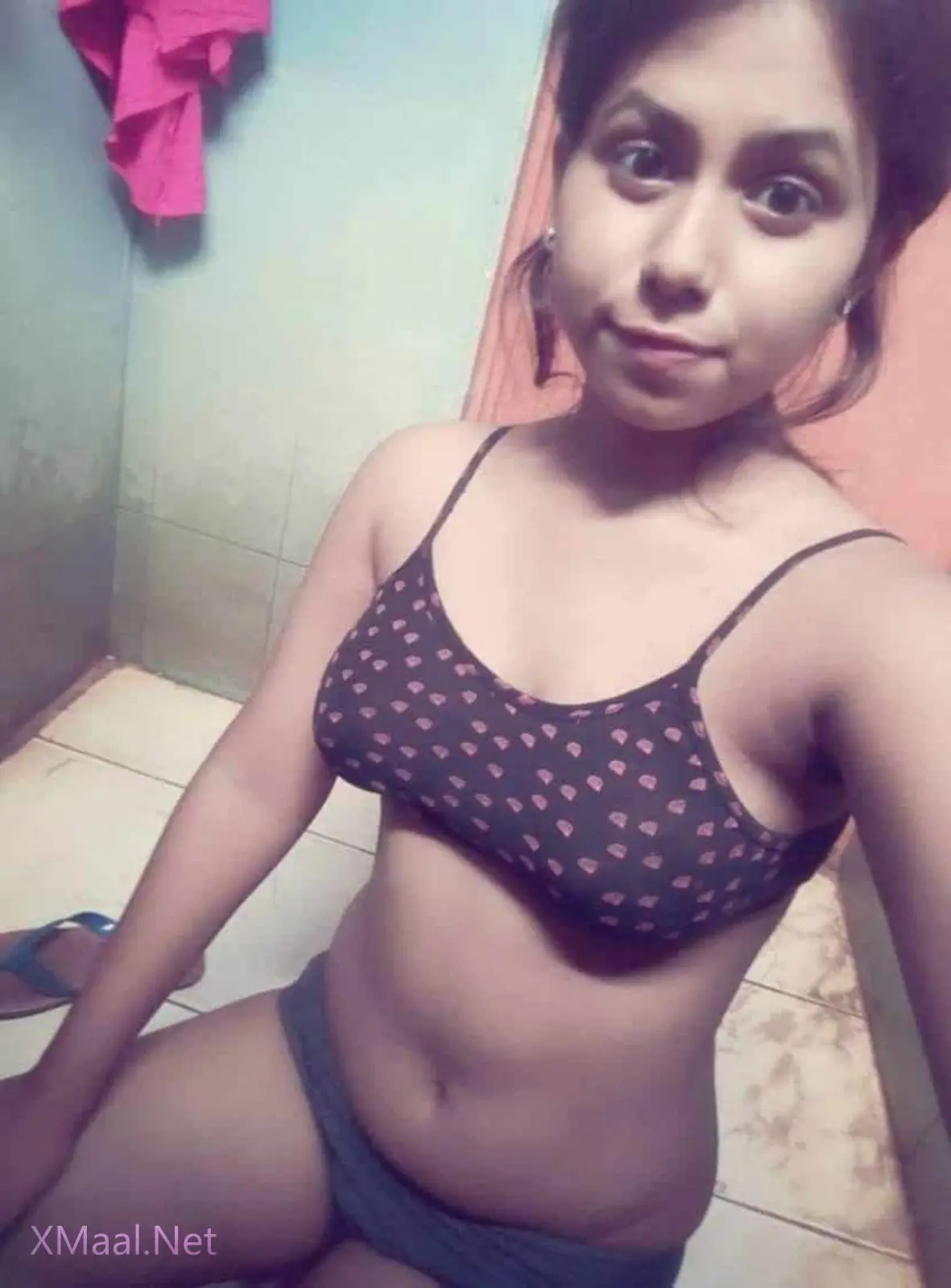 Sexy Young Girlfriend Nude Pics Leaked Out - Thumbnail 5